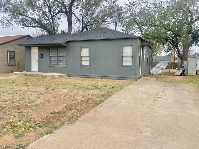 1910 41st St in Lubbock, TX - Building Photo - Building Photo