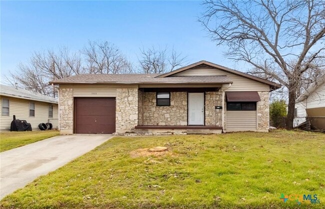 property at 1006 San Antonio St