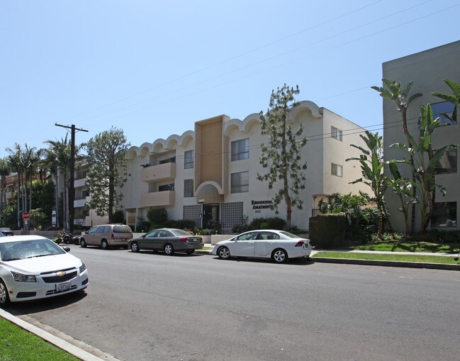 Kennington Apartments in Sherman Oaks, CA - Foto de edificio - Building Photo