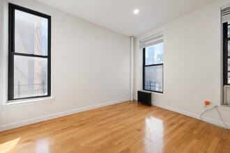 401 E 68th St in New York, NY - Building Photo - Building Photo
