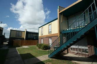 San Marcos Apartments in Houston, TX - Building Photo - Building Photo