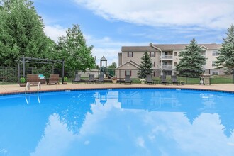 The Cove at Avon Lake in Avon Lake, OH - Foto de edificio - Building Photo