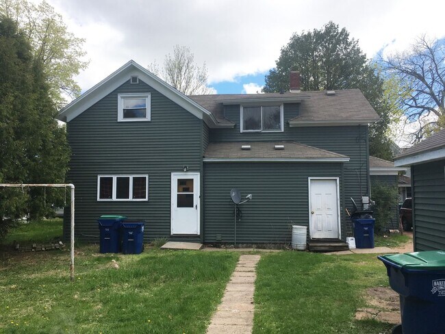 930 S 4th Ave in Wausau, WI - Building Photo - Building Photo