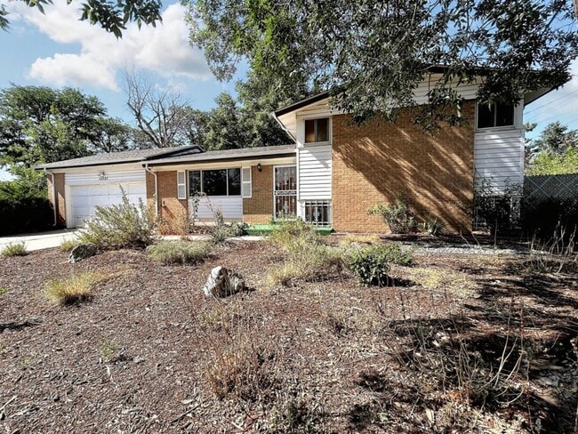 13121 E 31st Ave in Aurora, CO - Building Photo - Building Photo