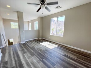 10353 Talking Tree Ave in Las Vegas, NV - Building Photo - Building Photo