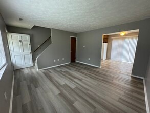 5031 W Pea Ridge Rd in Huntington, WV - Building Photo - Building Photo