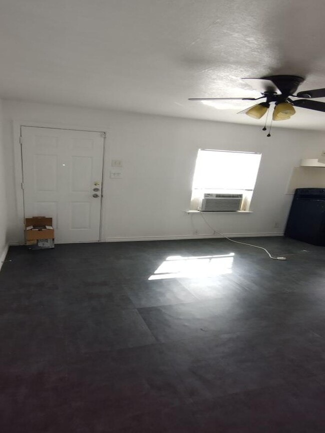 204-206 Dewald St, Unit 206 in Copperas Cove, TX - Building Photo - Building Photo