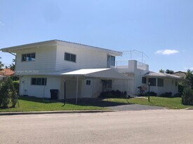 9257 Bay Dr in Surfside, FL - Building Photo