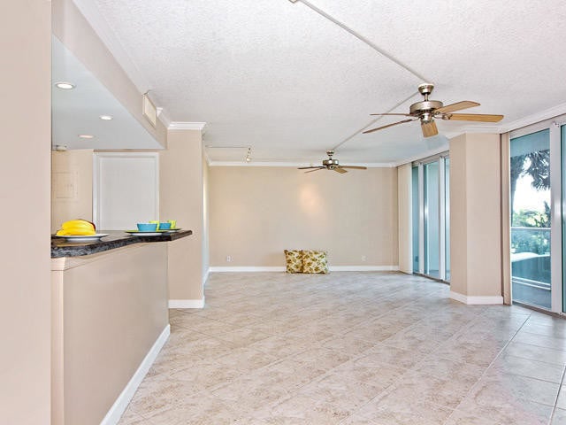 333 NE 21st Ave-Unit -404 in Deerfield Beach, FL - Building Photo - Building Photo