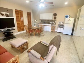 15529 SW 69th Terrace, Unit Side in Miami, FL - Building Photo - Building Photo