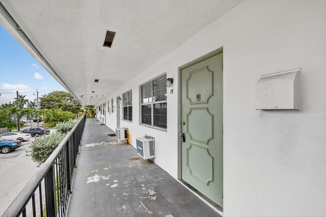 1406 Barton Rd in Lake Worth Beach, FL - Building Photo - Building Photo