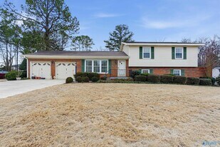 8024 Lauderdale Rd SW in Huntsville, AL - Building Photo