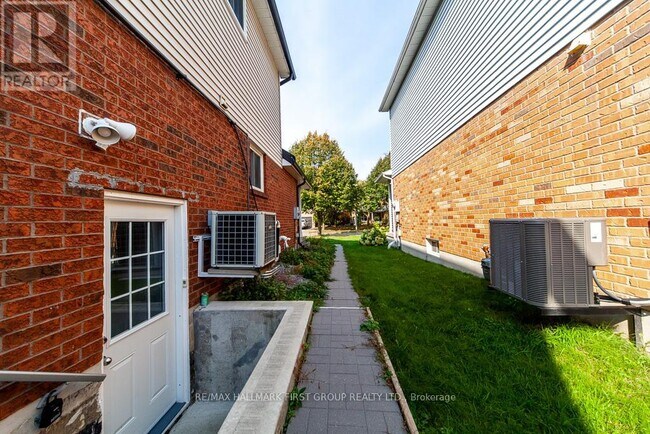 56 Newport Ave in Courtice, ON - Building Photo - Building Photo