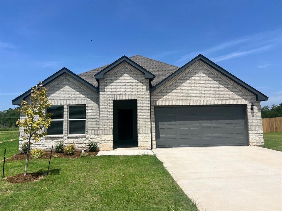 2513 Tracy’s Mnr in Yukon, OK - Building Photo
