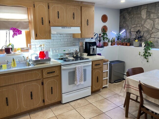 25 Cleveland St in Revere, MA - Building Photo - Building Photo