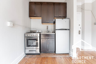 1204 W Granville Ave in Chicago, IL - Building Photo - Building Photo