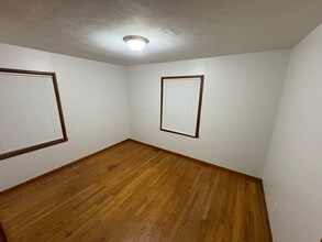 411 Cameron Rd in St. Louis, MO - Building Photo - Building Photo