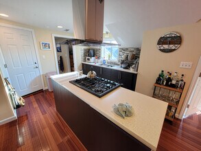 301 Washington St, Unit 3 in Quincy, MA - Building Photo - Building Photo