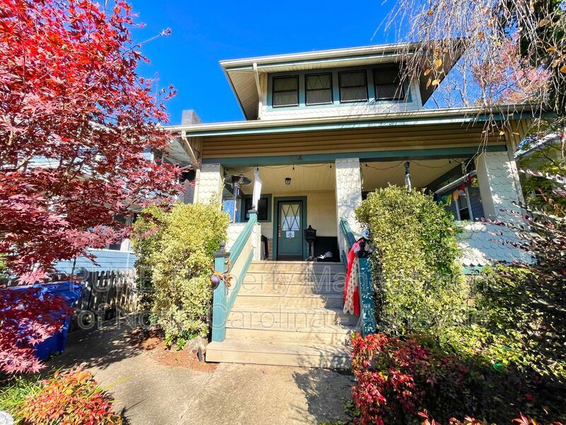 114 Hillside St in Asheville, NC - Building Photo