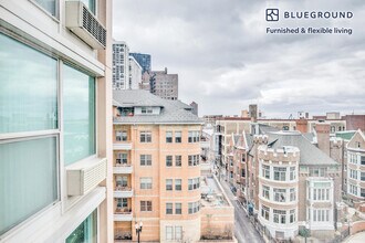 5600 N Sheridan Rd in Chicago, IL - Foto de edificio - Building Photo