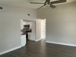 3177 Whispering Dr S in Largo, FL - Building Photo - Building Photo