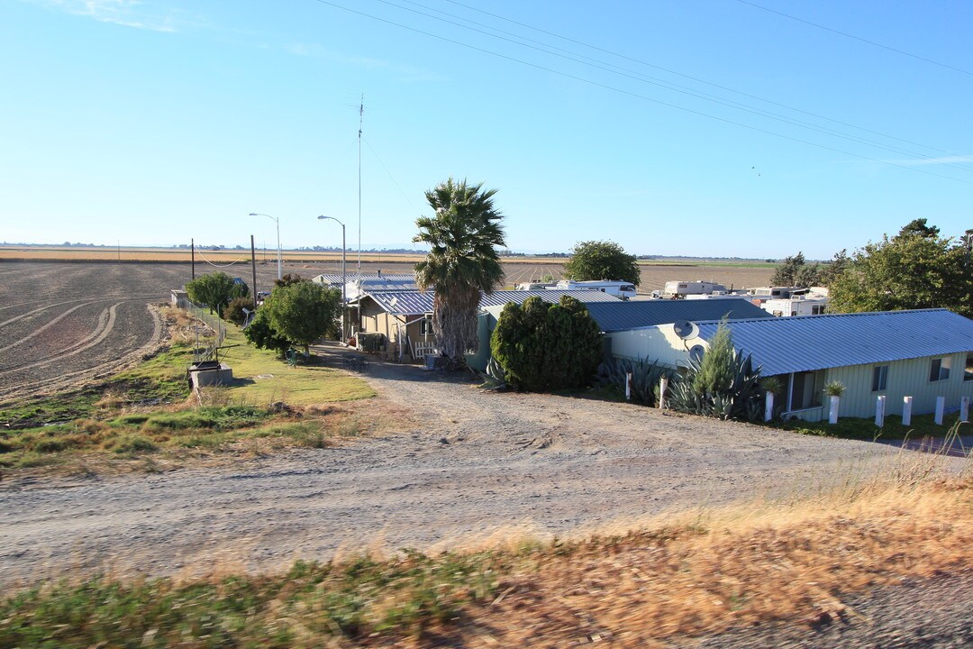 14370 State Highway 160 in Walnut Grove, CA - Building Photo