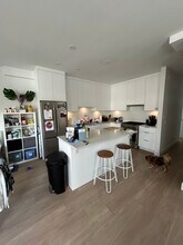 242 4th St W in North Vancouver, BC - Building Photo - Building Photo