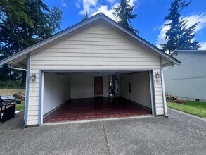 2001 E 64th St in Tacoma, WA - Building Photo - Building Photo