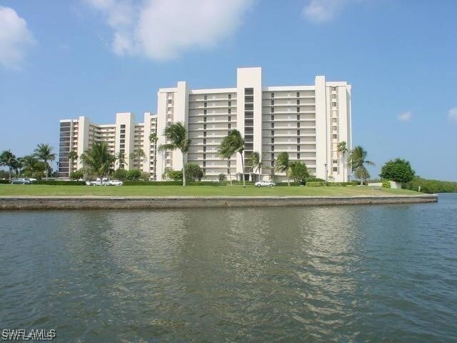 17 Bluebill Ave in Naples, FL - Foto de edificio