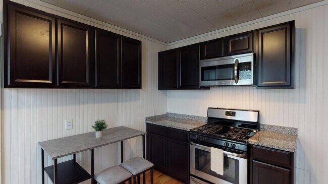 2 Imrie Rd, Unit 2 in Boston, MA - Foto de edificio - Building Photo