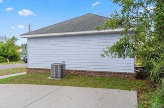 801 E Gonzalez St in Pensacola, FL - Building Photo - Building Photo