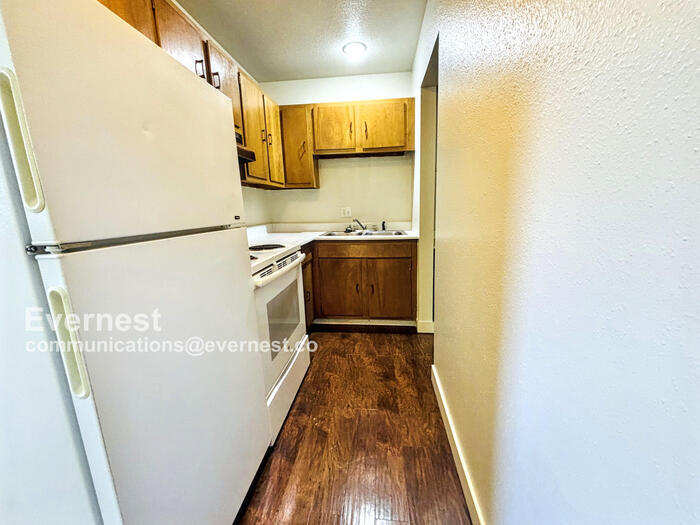 1305 Burton Ct in Fort Collins, CO - Building Photo
