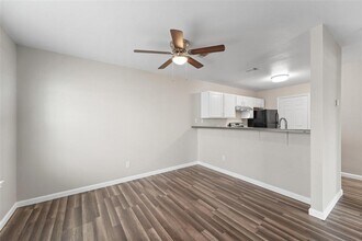 516 Hollyhock st in Prairie View, TX - Building Photo - Building Photo