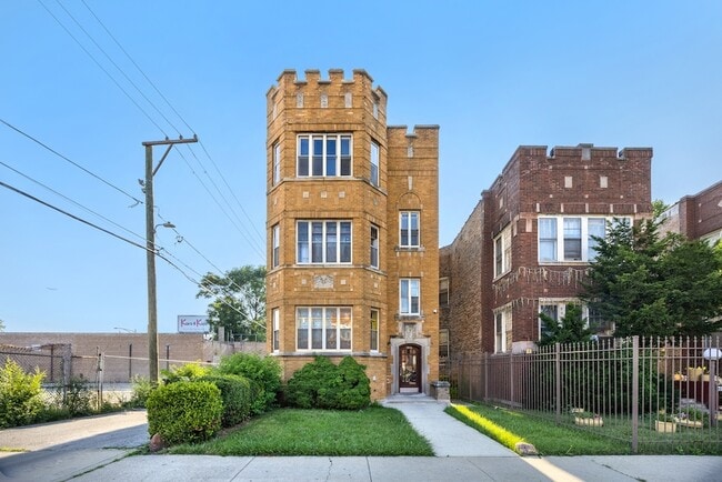 property at 7846 S Paulina St