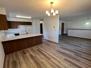 410-416-416 8th Ave NE in Watertown, SD - Building Photo - Building Photo