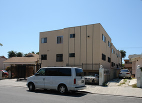 523 N Harvard Blvd Apartments