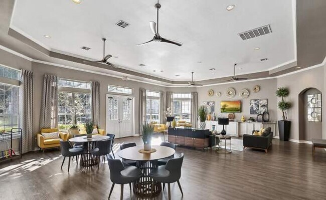 property at 3101 Vista Dr