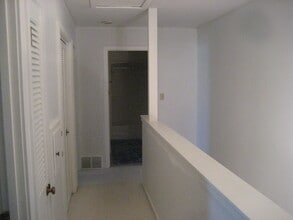 15240 Marilyn Dr in Elm Grove, WI - Foto de edificio - Building Photo