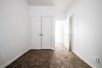 418-24 S Laramie Ave Chicago, IL 60644 in Chicago, IL - Foto de edificio - Building Photo