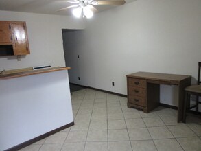 4537 Piedmont Rd in Huntington, WV - Foto de edificio - Building Photo