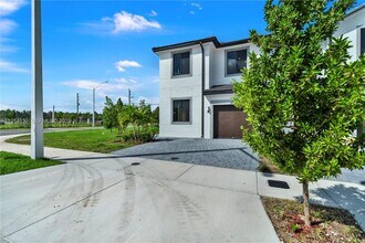 34520 SW 191st Ct in Florida City, FL - Building Photo - Building Photo