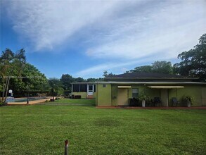 12401 SW 47th St in Miami, FL - Building Photo - Building Photo
