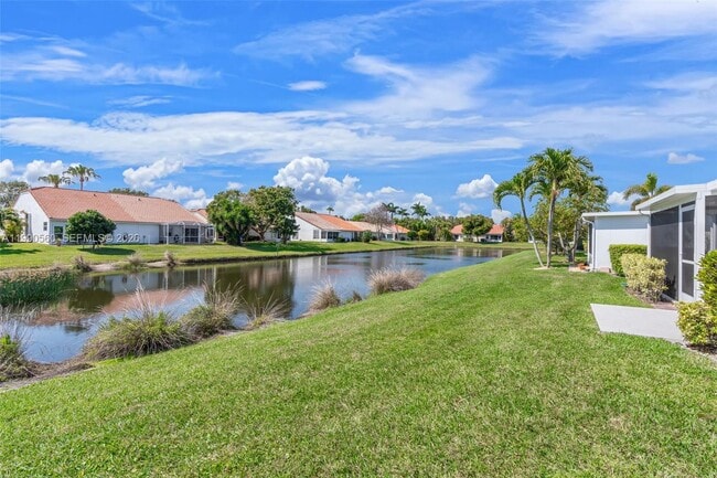 15465 Lake Magnolia Pl in Delray Beach, FL - Building Photo - Building Photo