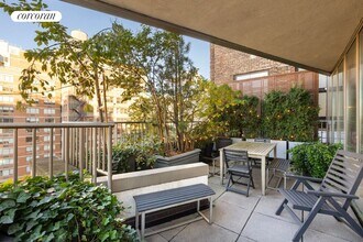 224 W 18th St in New York, NY - Building Photo - Building Photo