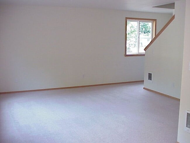 9027 208th St Ct E in Graham, WA - Building Photo - Building Photo