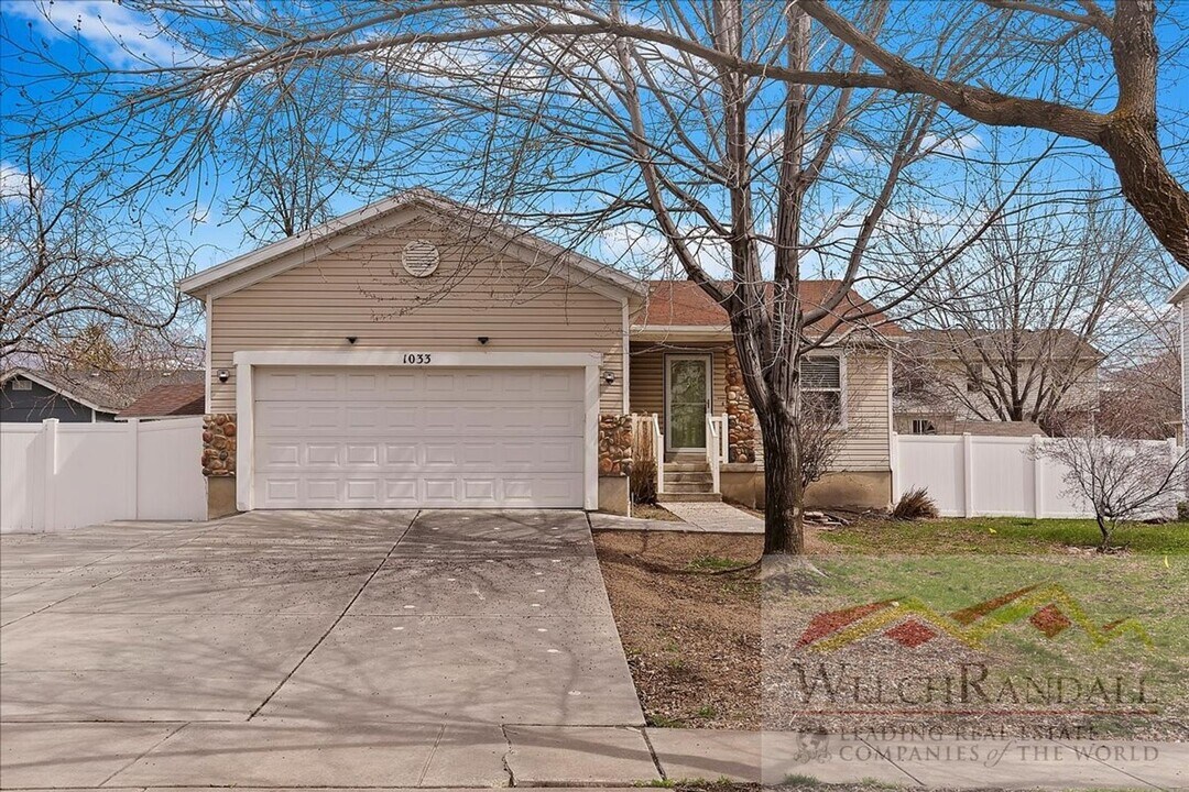 1033 S 1050 W in Woods Cross, UT - Building Photo
