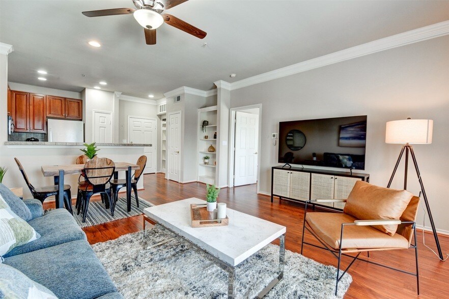 2400 McCue Rd, Unit 448 in Houston, TX - Building Photo