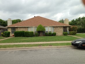 Garden Terrace I Duplexes in Dallas, TX - Building Photo - Building Photo