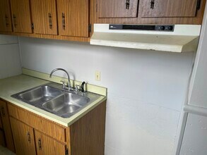 15 Darlington Ave in New Castle, PA - Building Photo - Building Photo