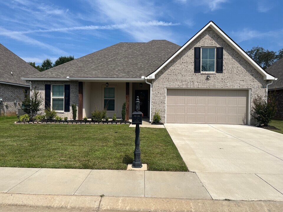 311 Florio Ct in Monroe, LA - Building Photo
